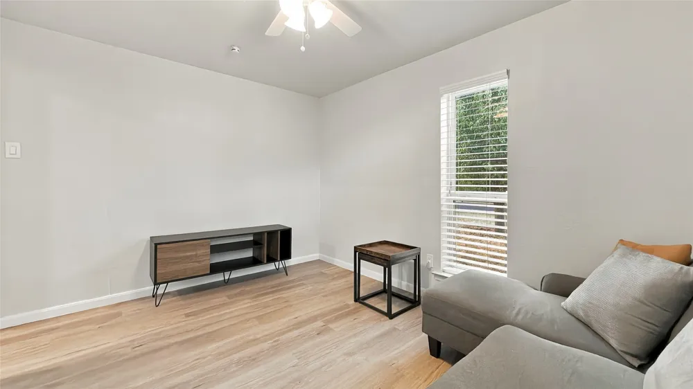 1800 Lexington Place Bedford, TX 76022