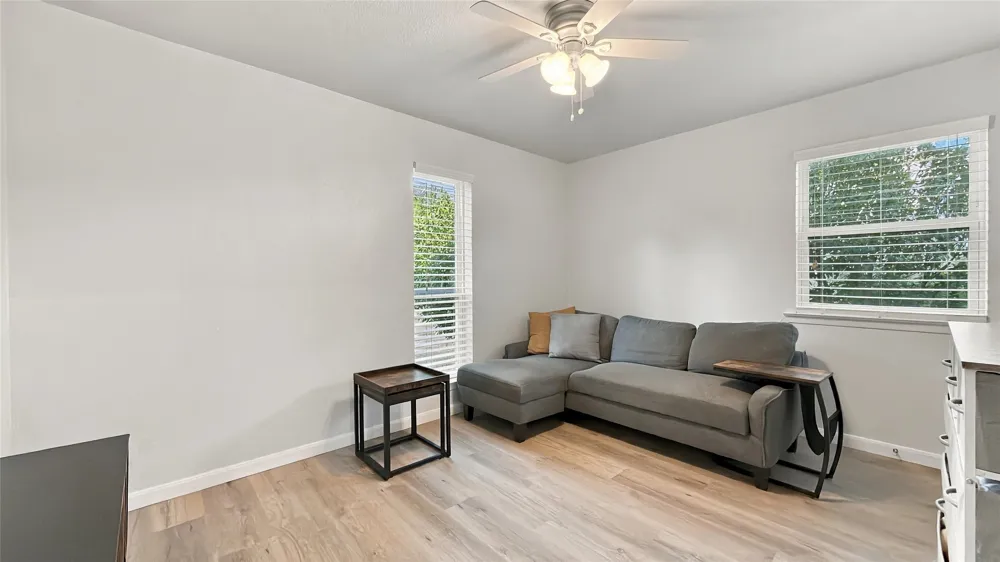 1800 Lexington Place Bedford, TX 76022