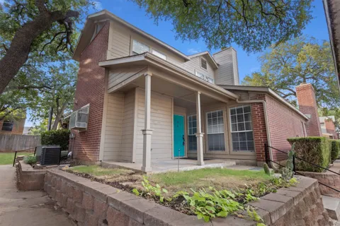 1424 Meadowood Village Drive
