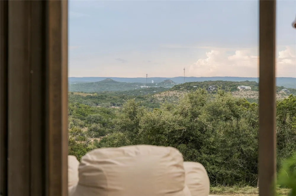 554 Sierra Loma Wimberley, TX 78676