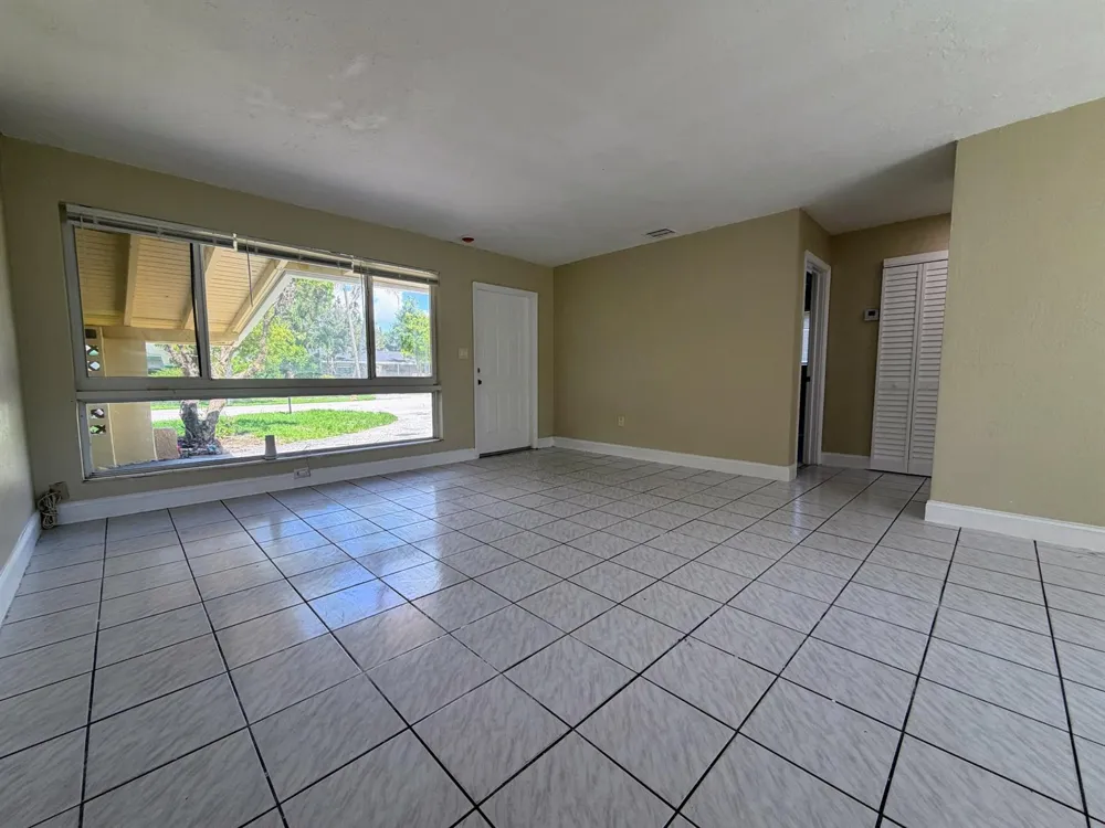 2530 NW 26th Court Oakland Park, FL 33311