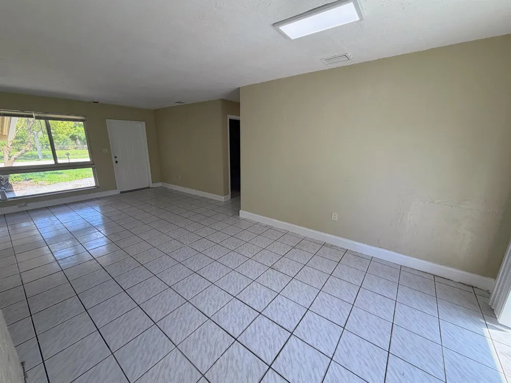 2530 NW 26th Court Oakland Park, FL 33311