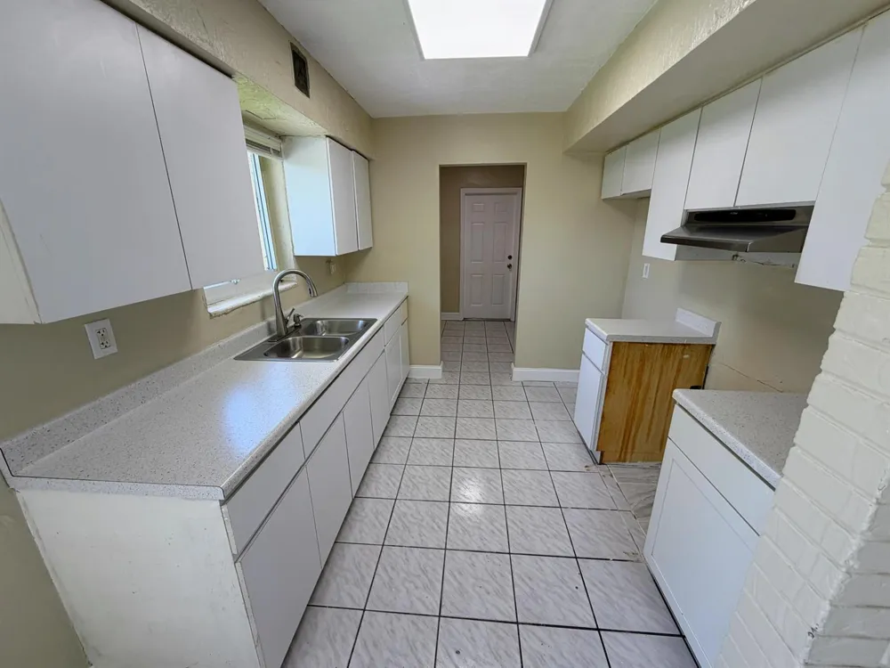 2530 NW 26th Court Oakland Park, FL 33311