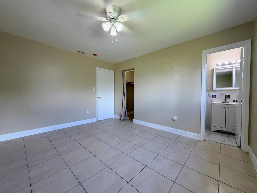 2530 NW 26th Court Oakland Park, FL 33311