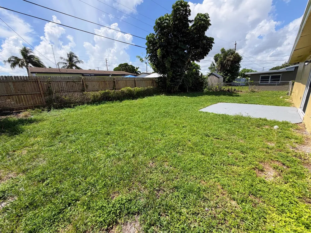 2530 NW 26th Court Oakland Park, FL 33311