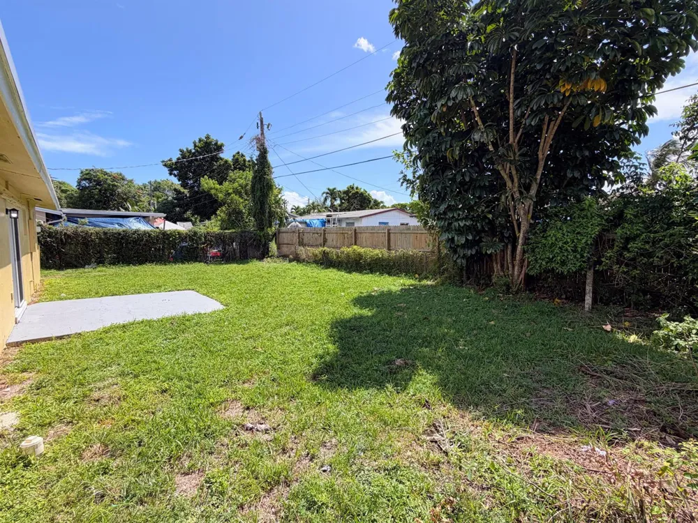 2530 NW 26th Court Oakland Park, FL 33311