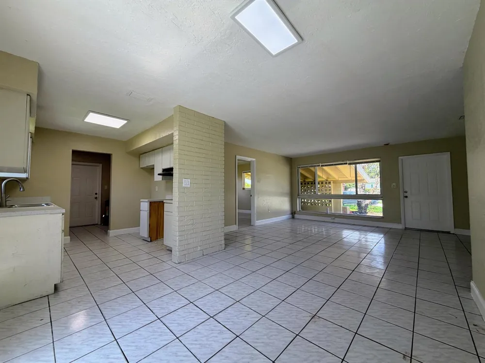 2530 NW 26th Court Oakland Park, FL 33311