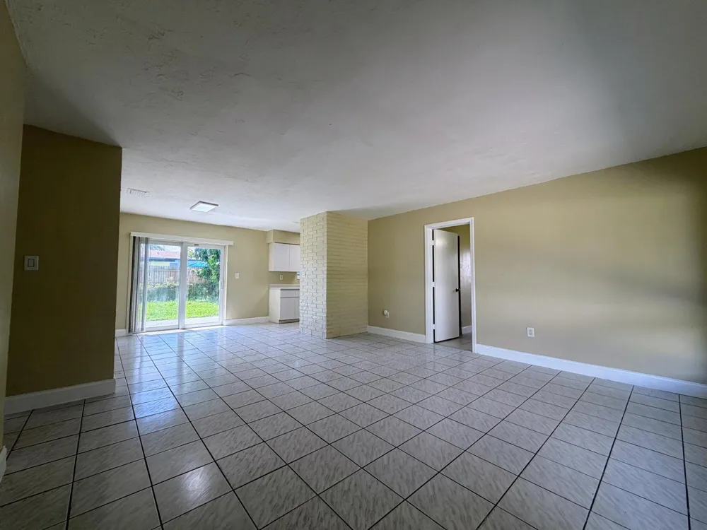 2530 NW 26th Court Oakland Park, FL 33311