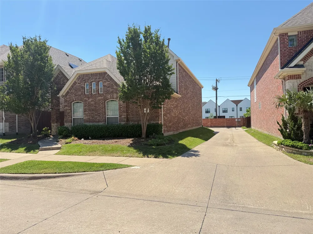 2108 Harris Place Plano, TX 75025