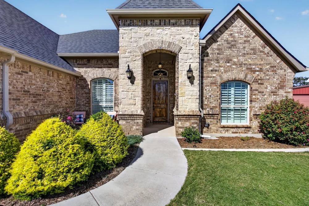 164 Spring Meadow Drive Springtown, TX 76082