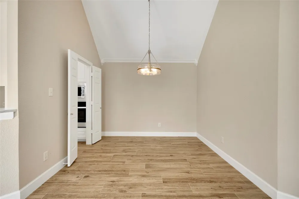 7042 Aspen Creek Lane Dallas, TX 75252