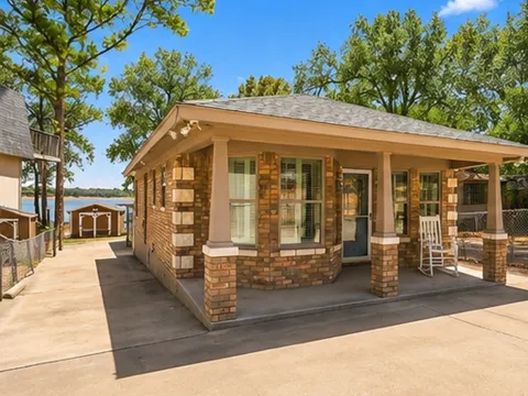1231 E Lake Drive
