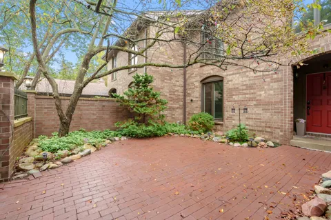 3648 Woodcliff Drive