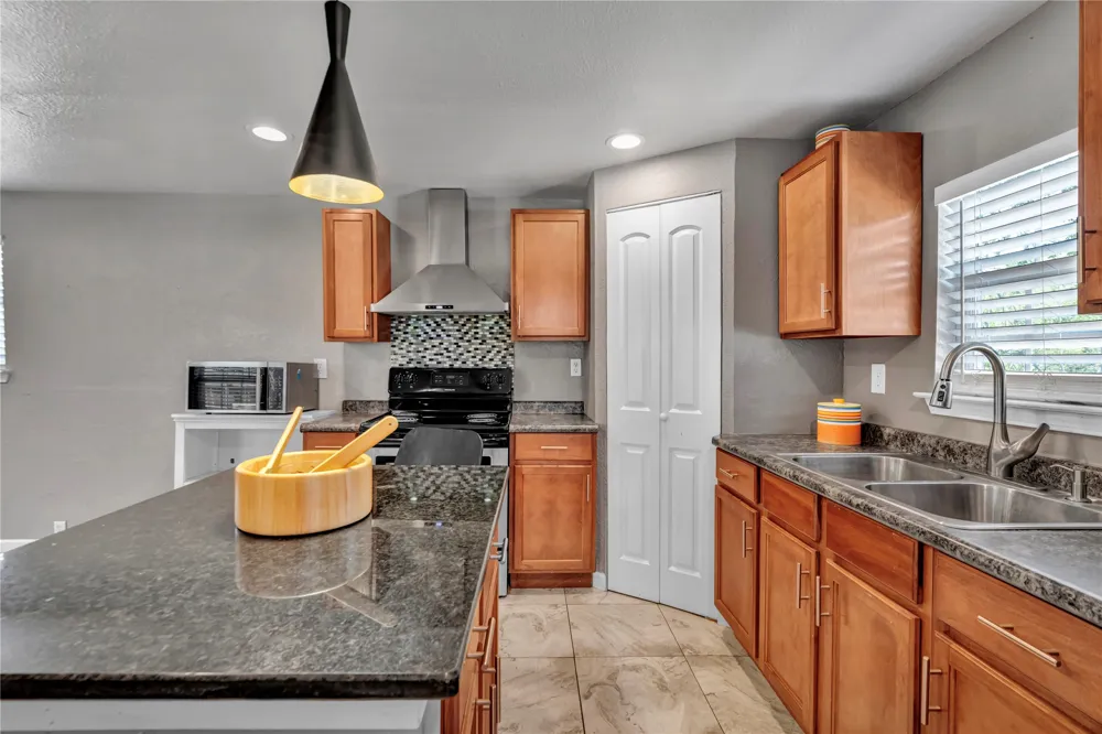 4405 Ray White Rd Fort Worth, TX 76244