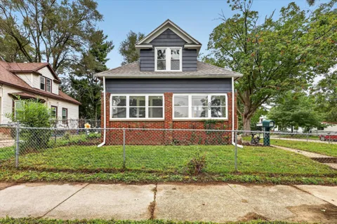 1009 Adams Street SE