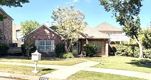1229 Jeanette Way