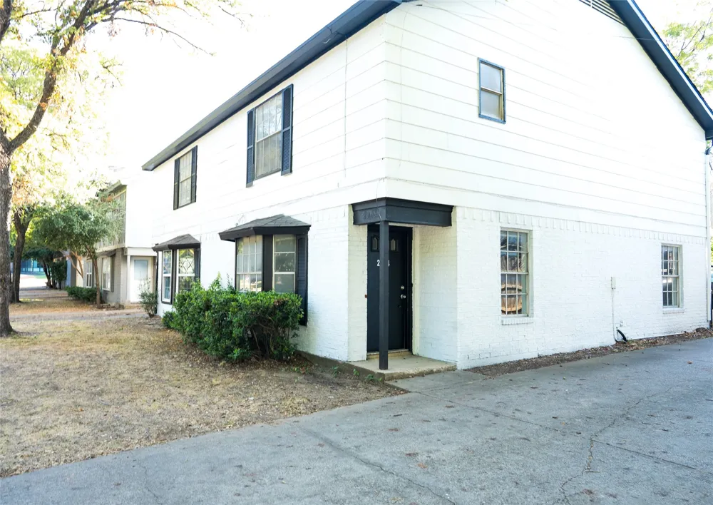 2904 S Fielder Road Arlington, TX 76015