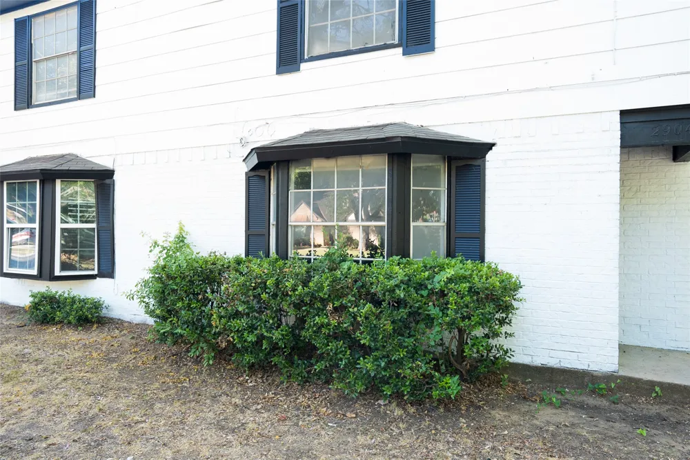 2904 S Fielder Road Arlington, TX 76015