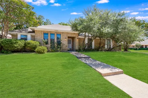 2300 San Gabriel Drive