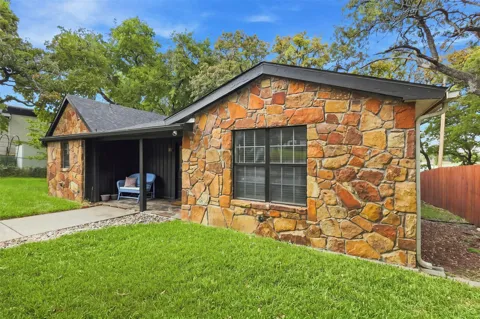 284 Shoreline Drive