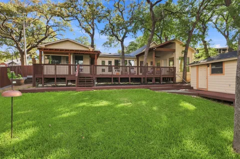 284 Shoreline Drive