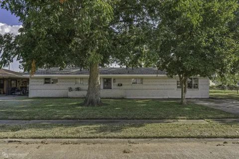 1106 Caroline Drive