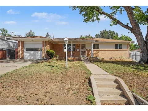 1661 Pecos Way