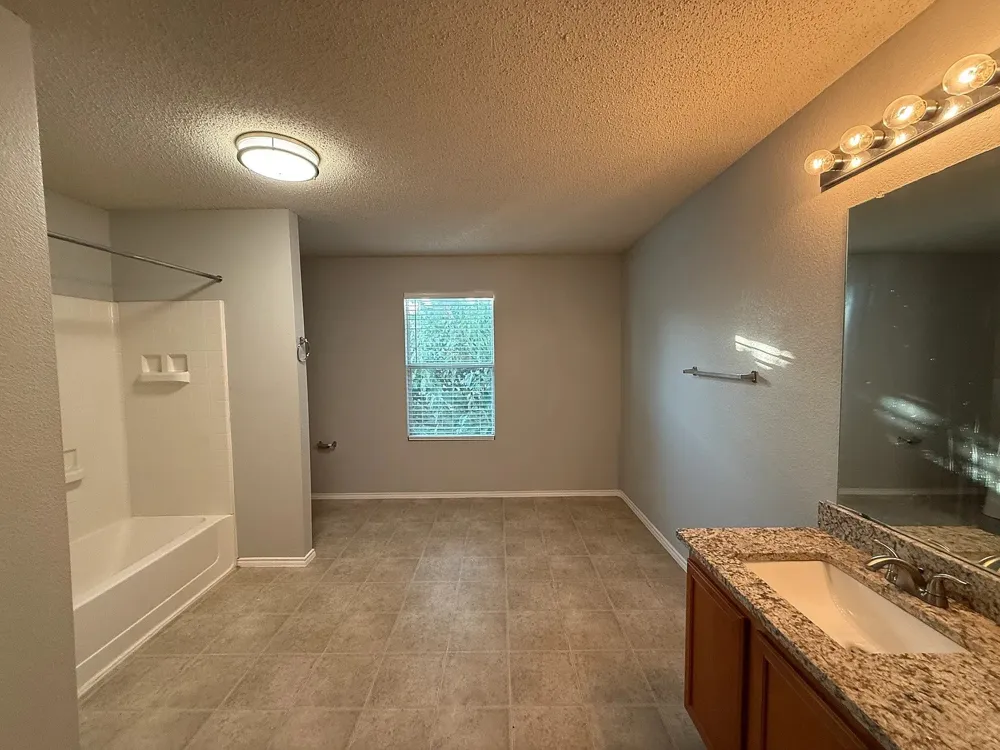 801 Flamingo Drive Saginaw, TX 76131