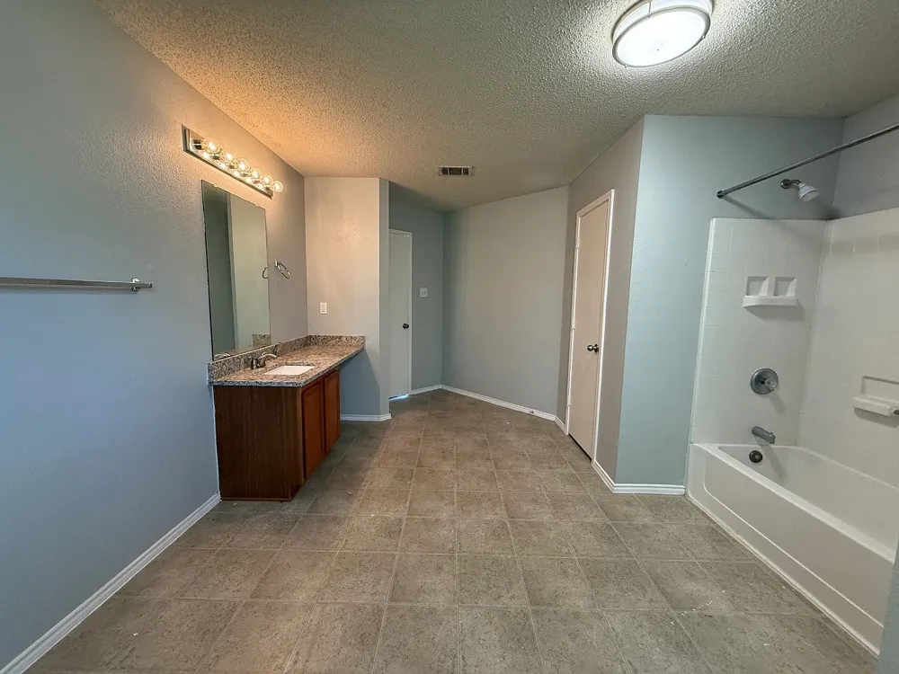 801 Flamingo Drive Saginaw, TX 76131