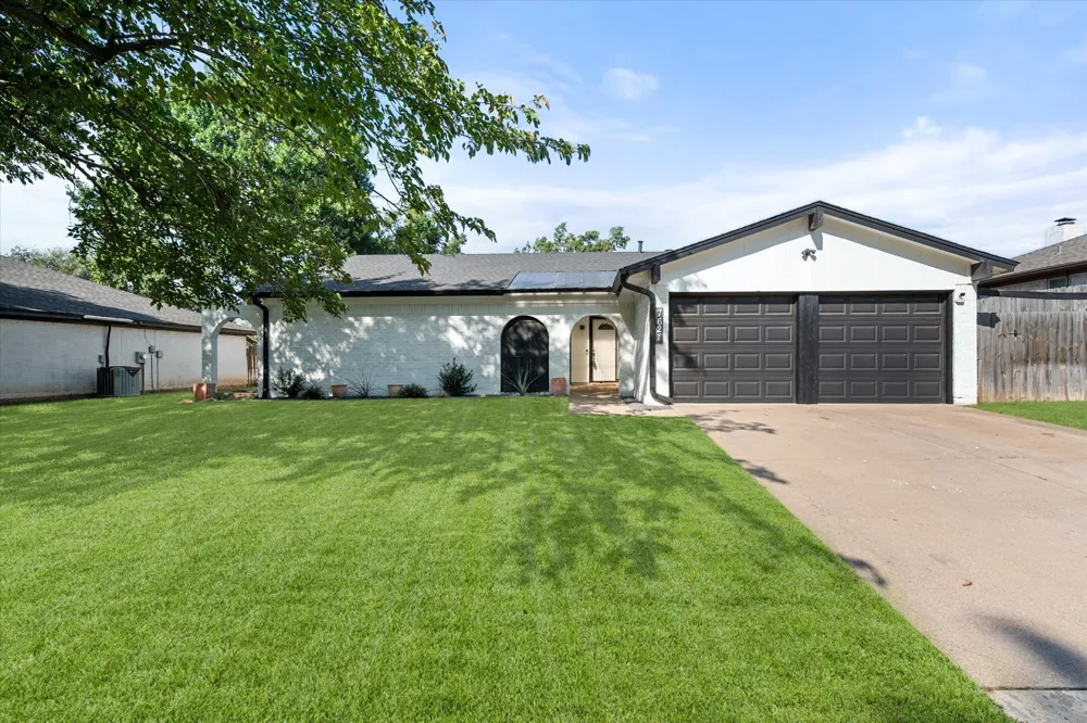 7621 Oak Ridge Drive North Richland Hills, TX 76182