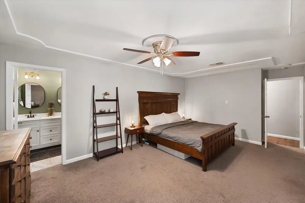 7621 Oak Ridge Drive North Richland Hills, TX 76182