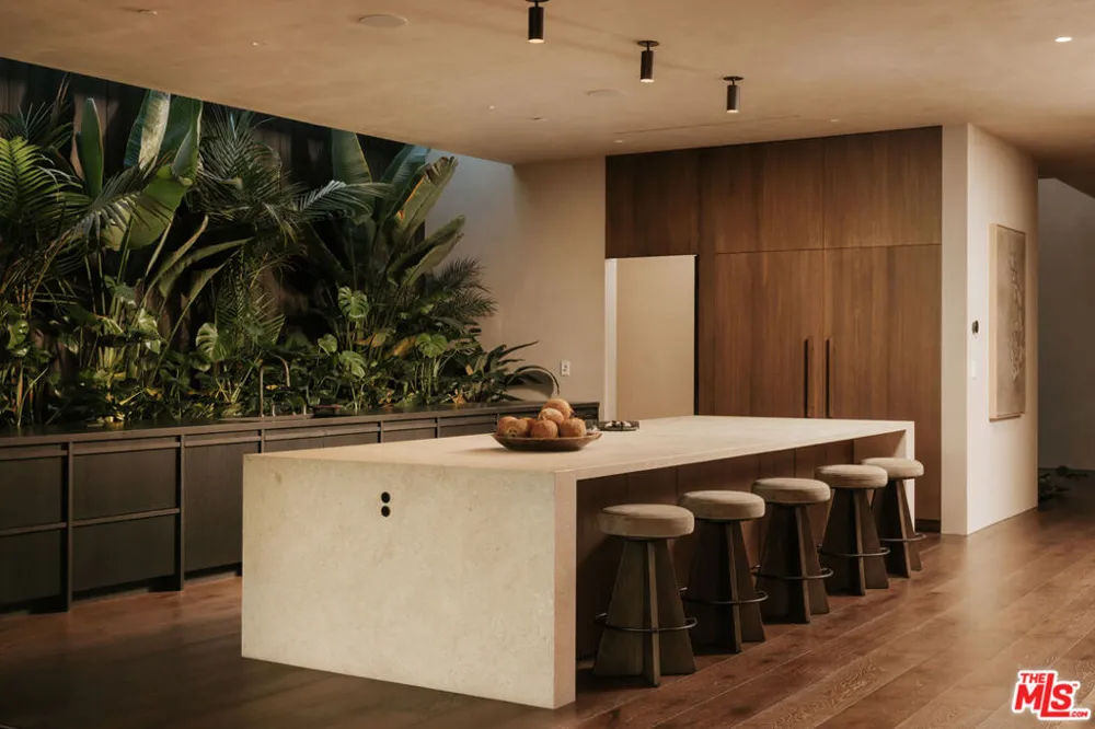 3710 Goodland Avenue Studio City, CA 91604