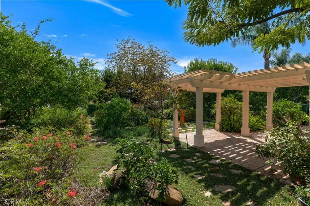 18615 Hillsboro Porter Ranch, CA 91326