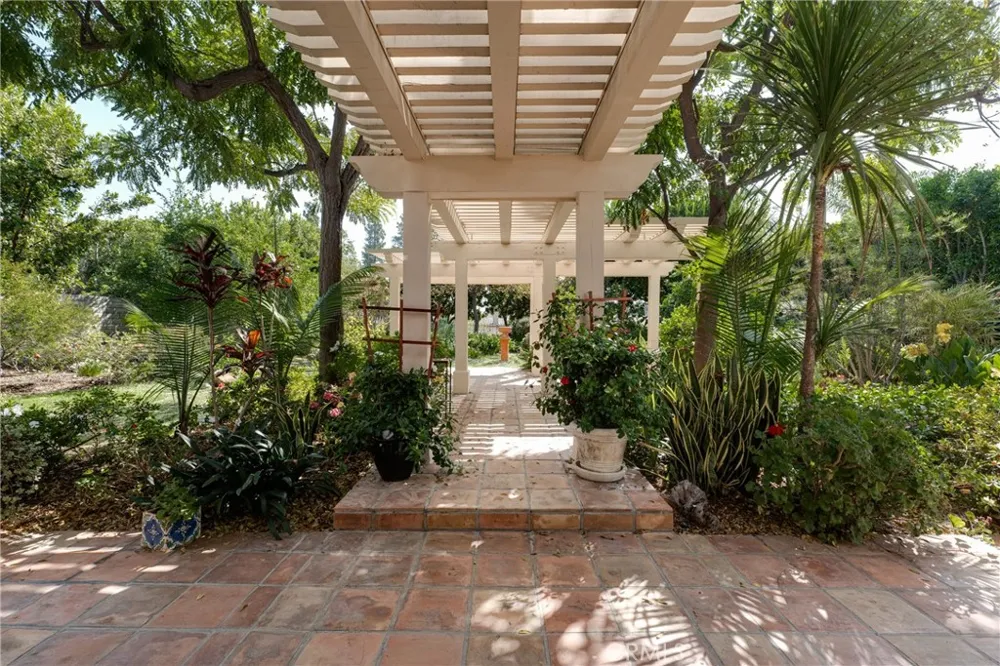 18615 Hillsboro Porter Ranch, CA 91326