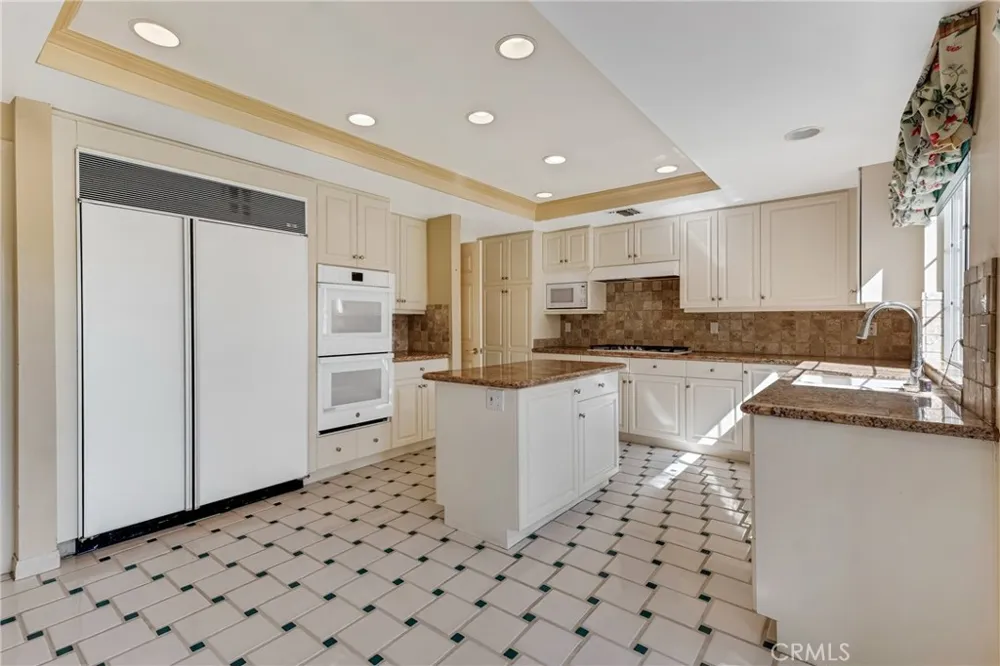 18615 Hillsboro Porter Ranch, CA 91326