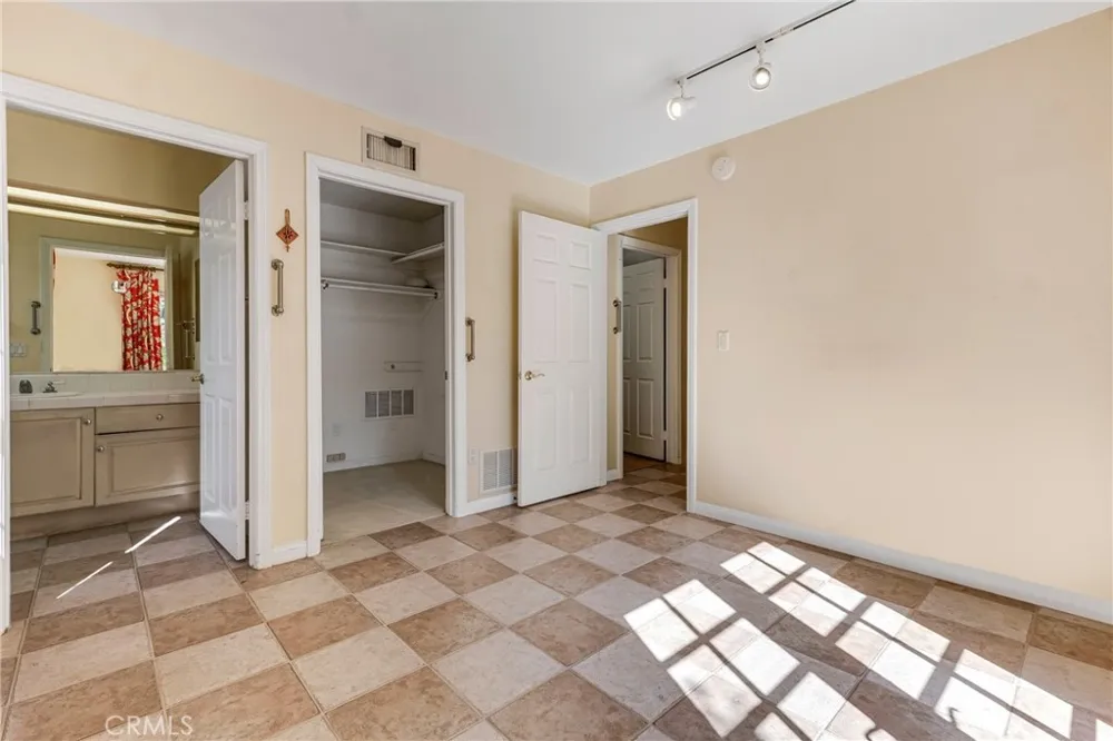 18615 Hillsboro Porter Ranch, CA 91326