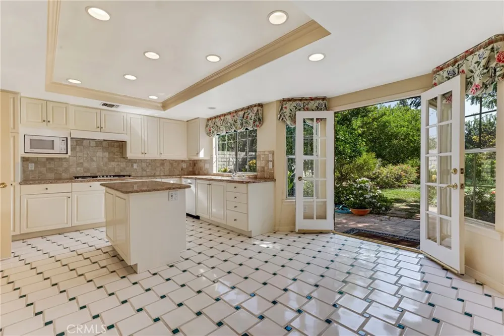 18615 Hillsboro Porter Ranch, CA 91326