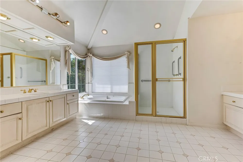 18615 Hillsboro Porter Ranch, CA 91326