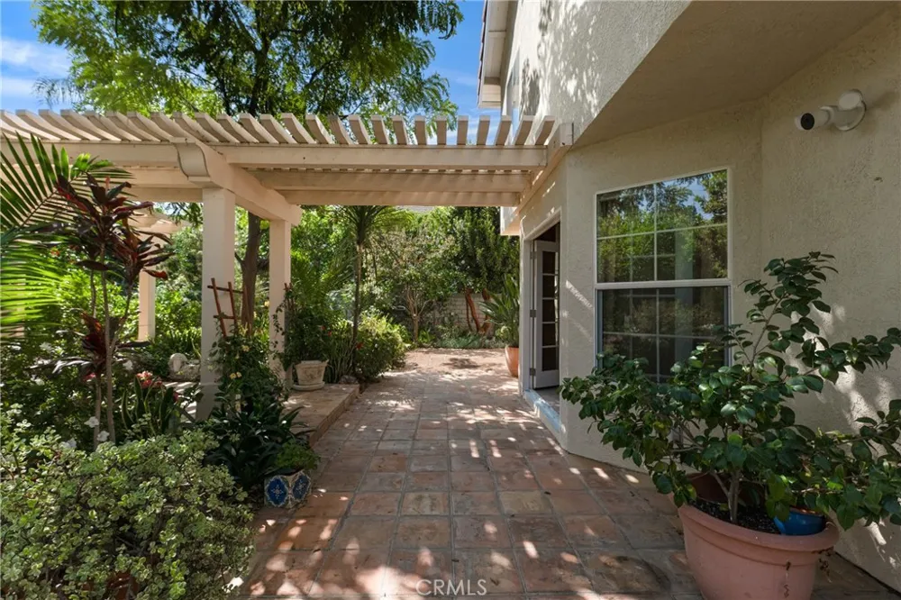 18615 Hillsboro Porter Ranch, CA 91326