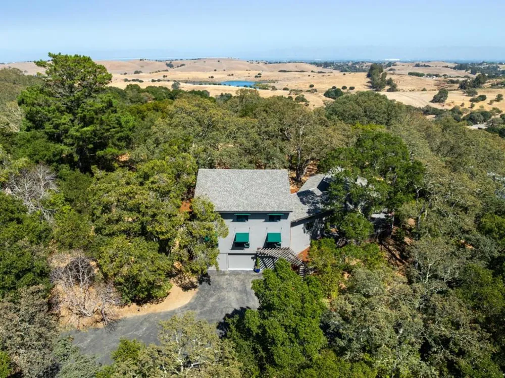 30 Minoca Road Portola Valley, CA 94028
