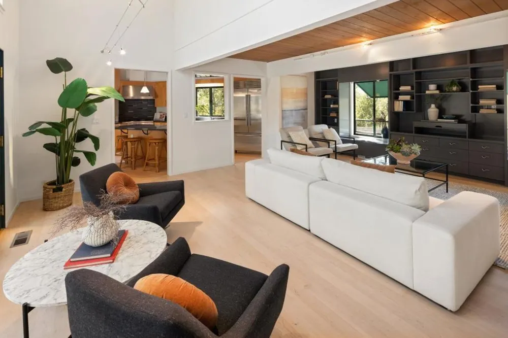 30 Minoca Road Portola Valley, CA 94028