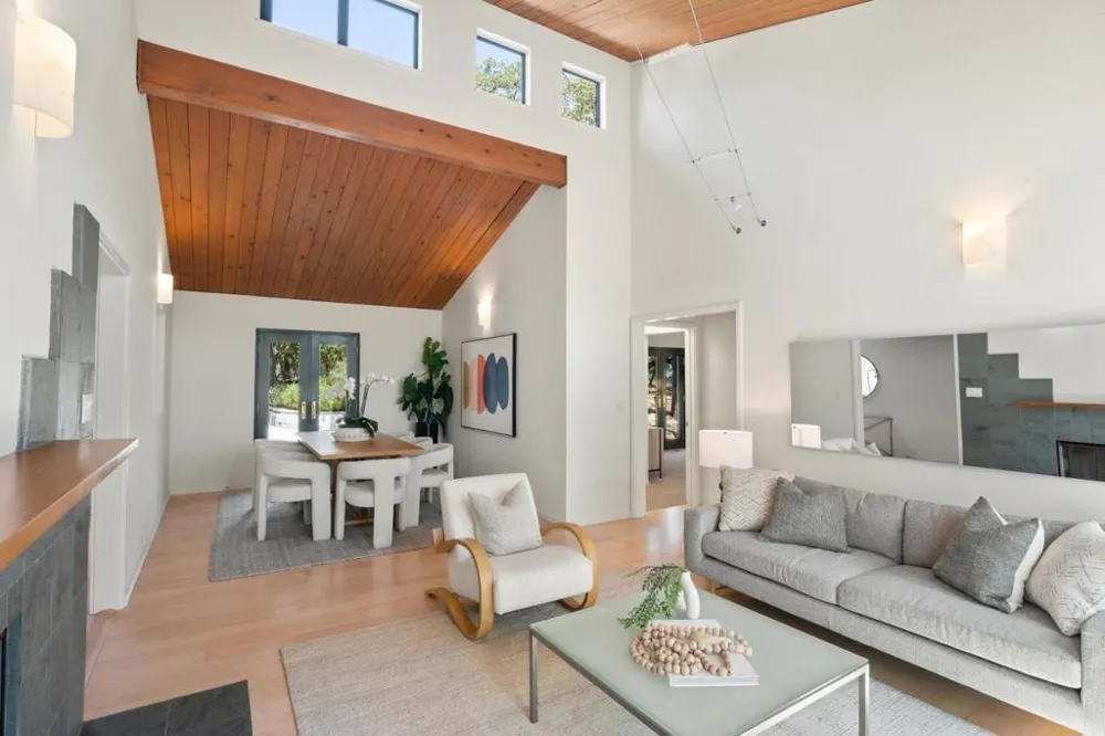 30 Minoca Road Portola Valley, CA 94028