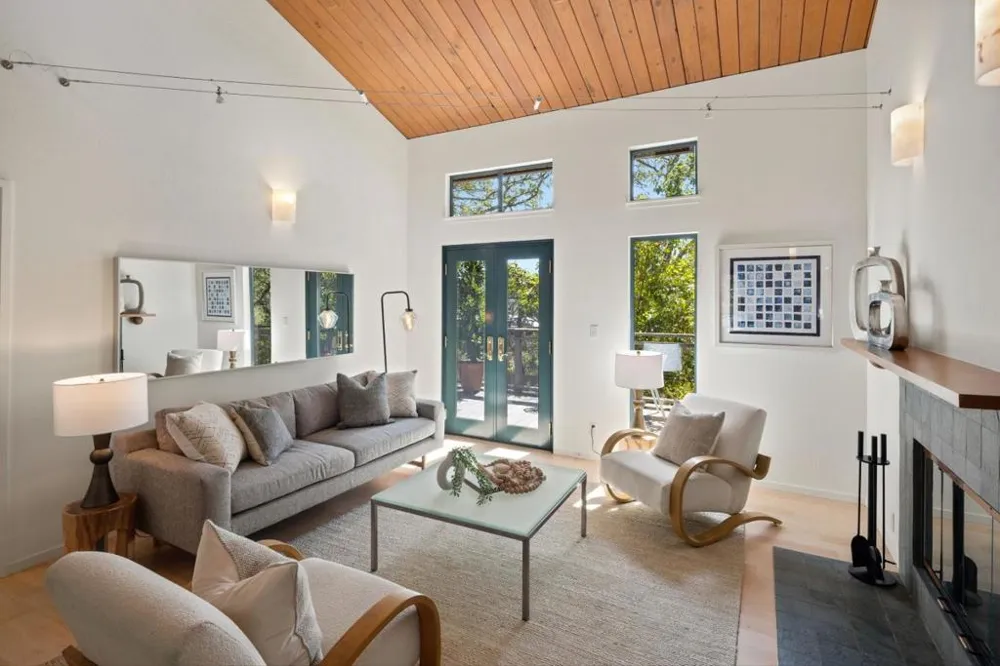 30 Minoca Road Portola Valley, CA 94028