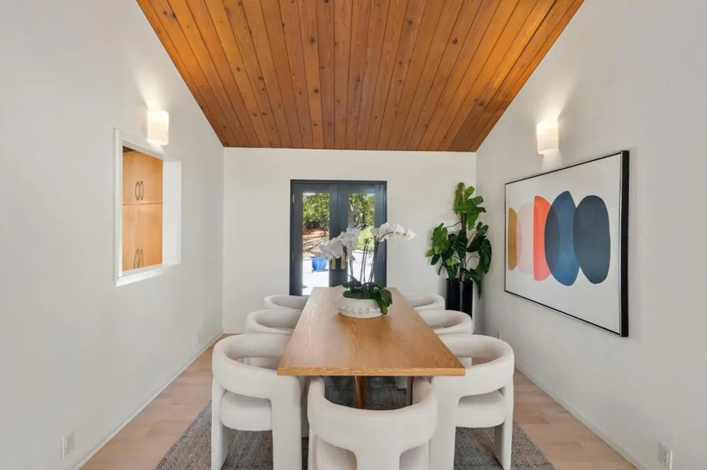 30 Minoca Road Portola Valley, CA 94028