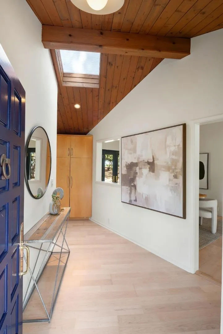 30 Minoca Road Portola Valley, CA 94028