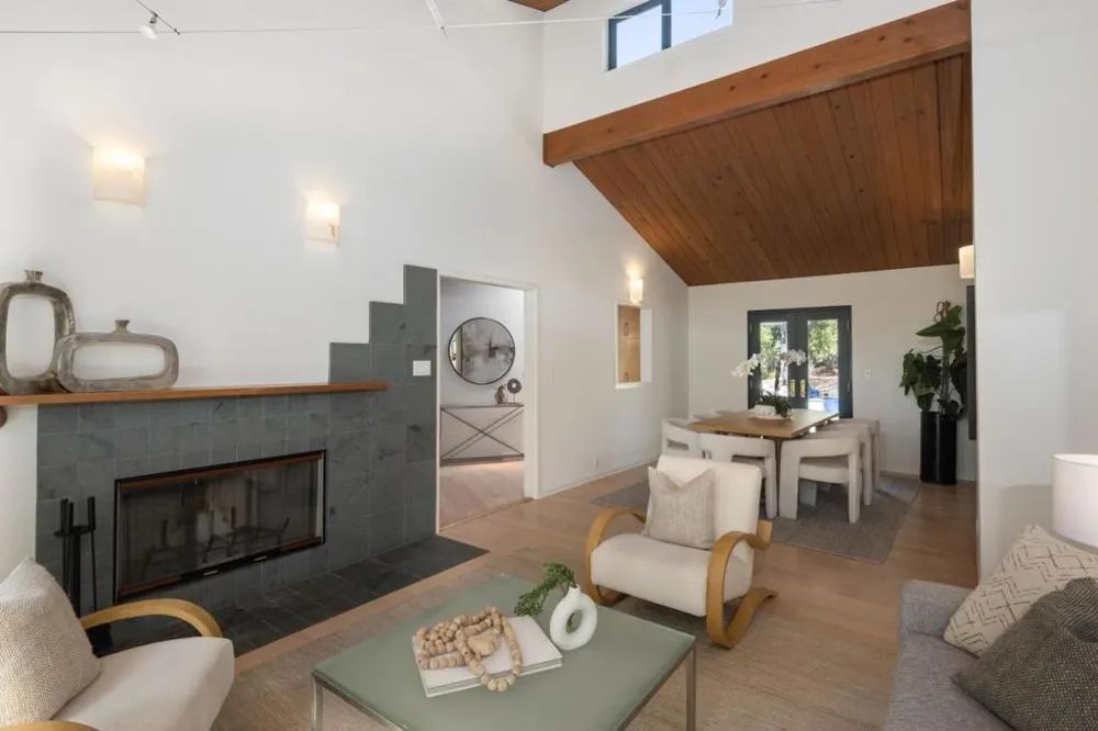 30 Minoca Road Portola Valley, CA 94028