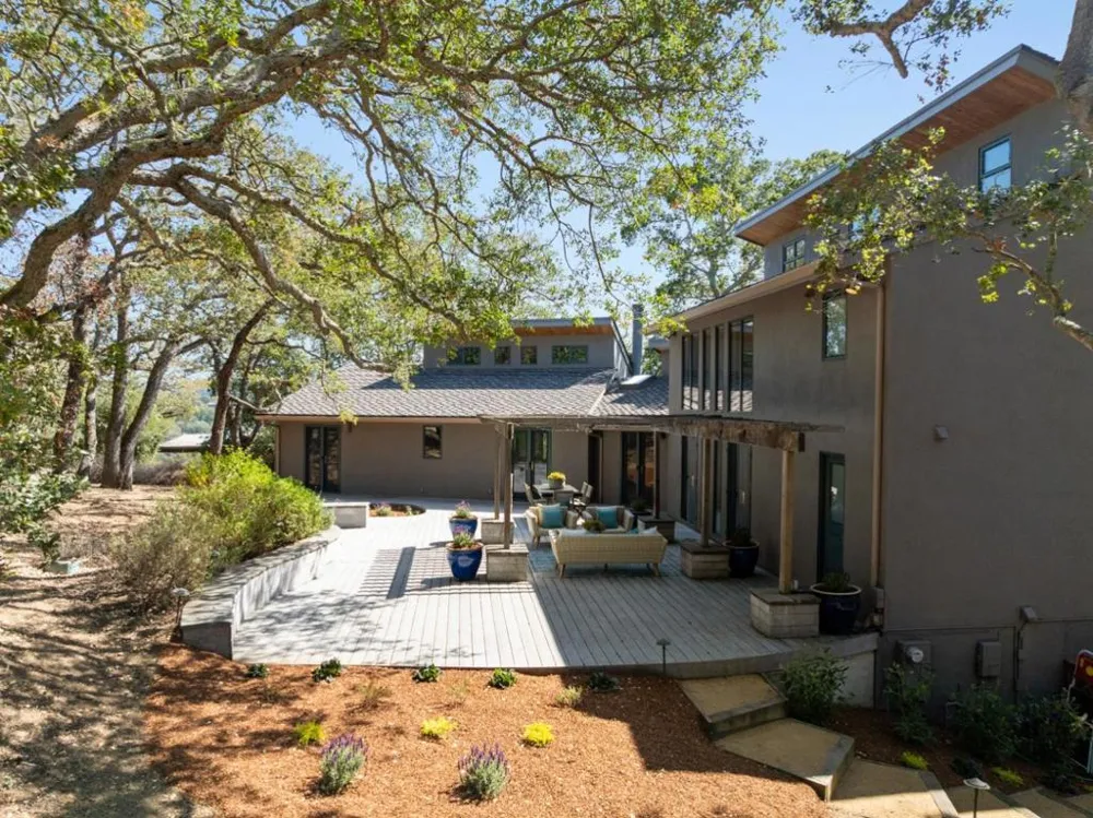 30 Minoca Road Portola Valley, CA 94028