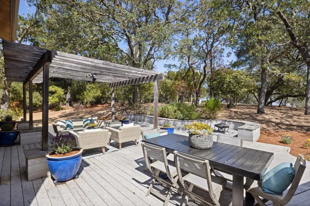 30 Minoca Road Portola Valley, CA 94028