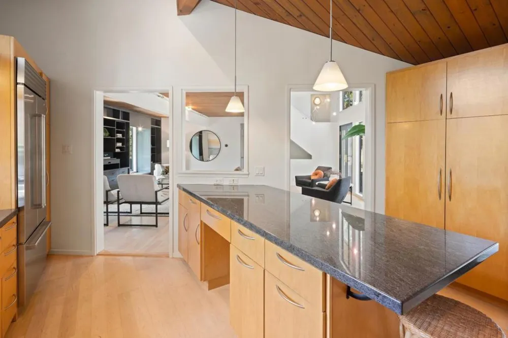 30 Minoca Road Portola Valley, CA 94028