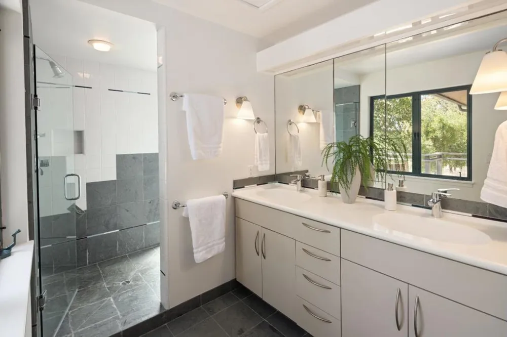 30 Minoca Road Portola Valley, CA 94028